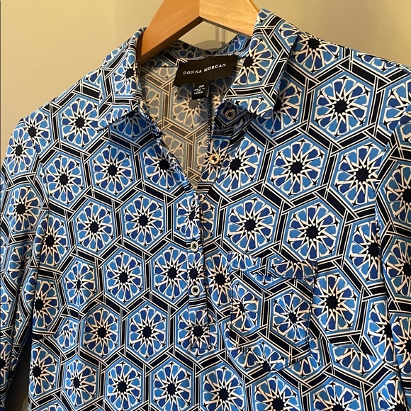 Donna Morgan 3/4 sleeve Dress in Blue and White Geometric Pattern Size 6P - Picture 3 of 8